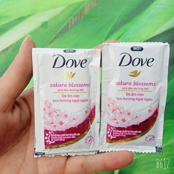 108DOVE Sữa Tắm Serum Hương Hoa Muối Hồng 12x6g/84 dây